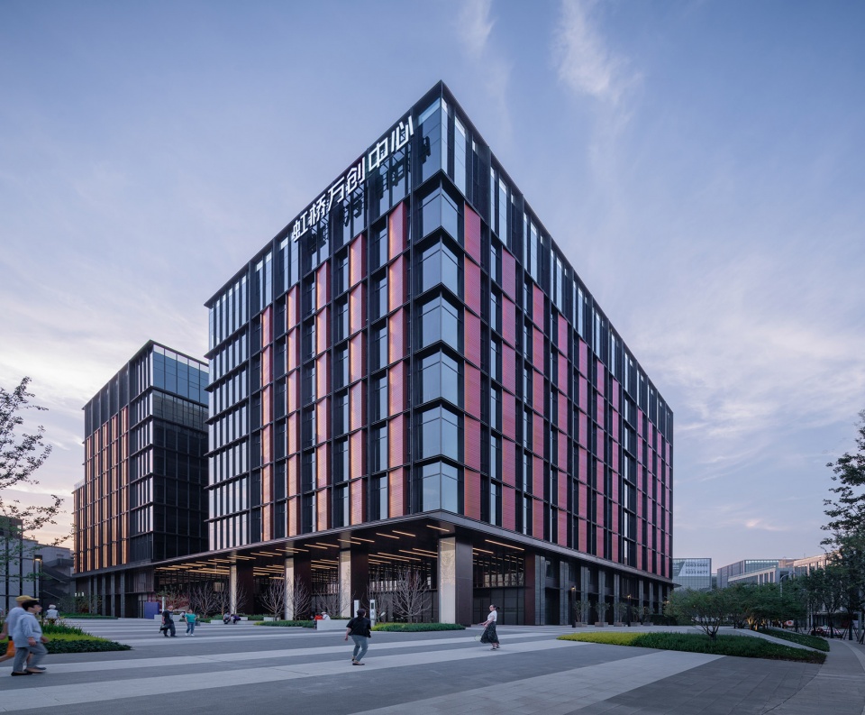 02-Shanghai-Hongqiao-Wanchuang-Center_Shenzhen-Huahui-Design-960x793